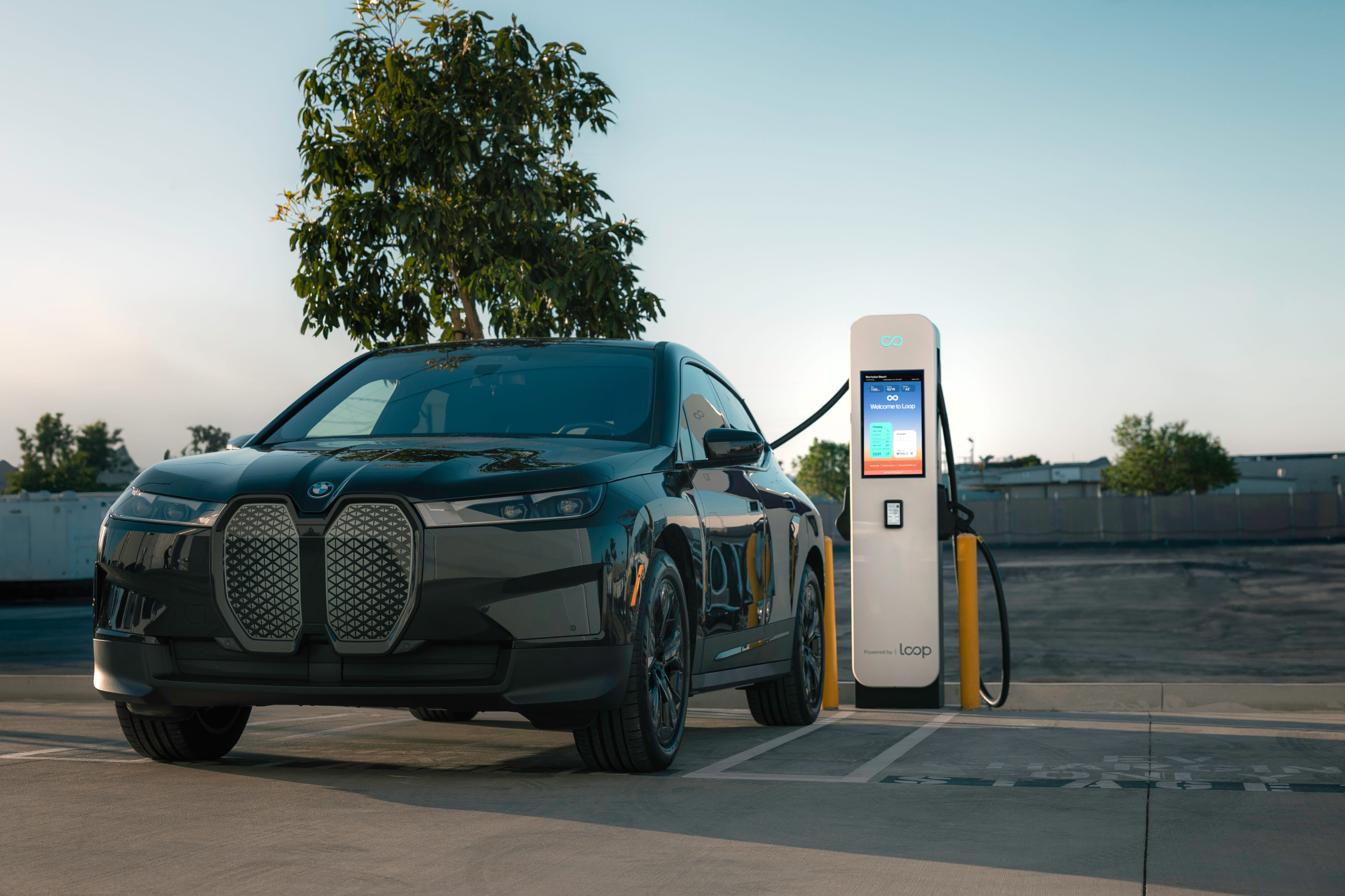 Loop Charging Station
