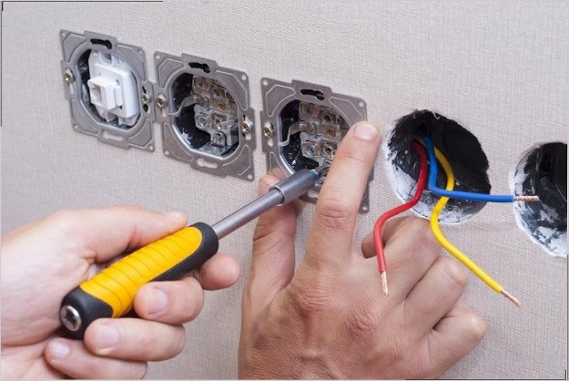 Los Angeles Electricians & Panels - Electrician in Los Angeles
