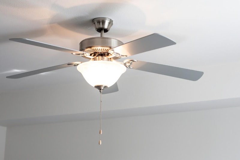 Reddie Electric LLC - Electrician in Mill Creek