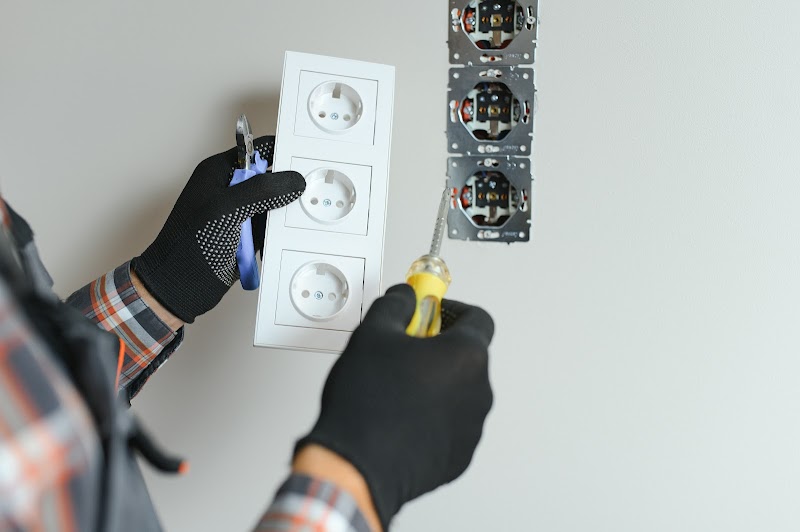 Tirana Electric - Best Electrician NYC - Electrician in New York