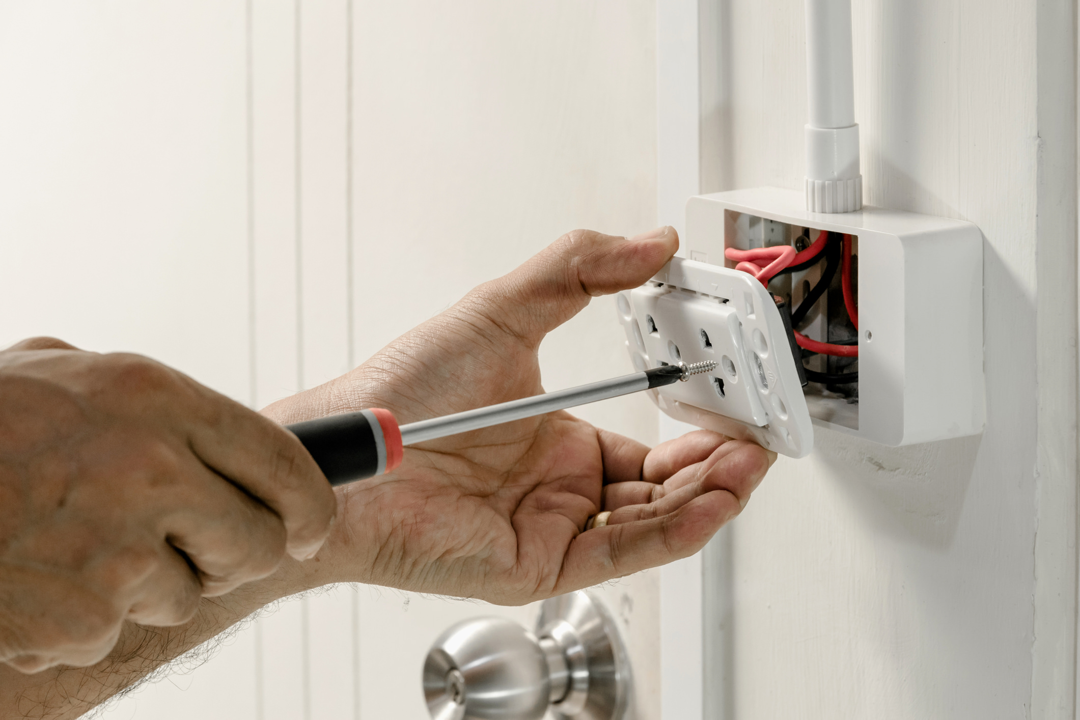 Zoom Electricians - Electrician in Huntington Park